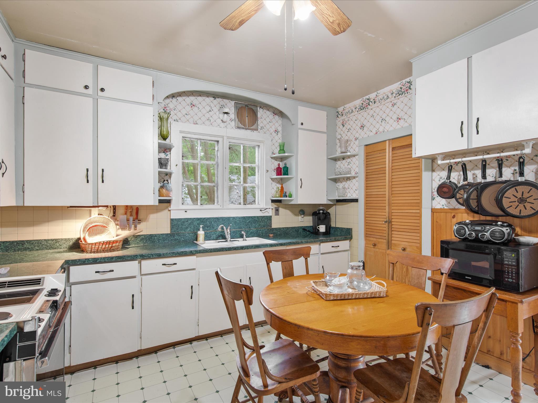 140 Delaware Avenue Laurel, DE 19956 - Photo 17 of 53 Kitchen