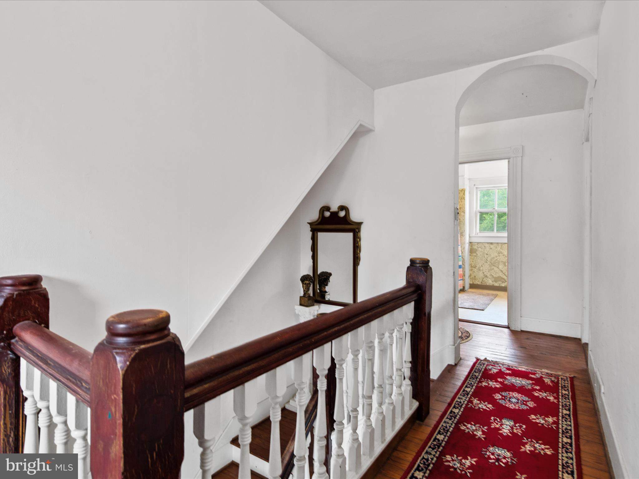 140 Delaware Avenue Laurel, DE 19956 - Photo 23 of 53 Upper Level Landing