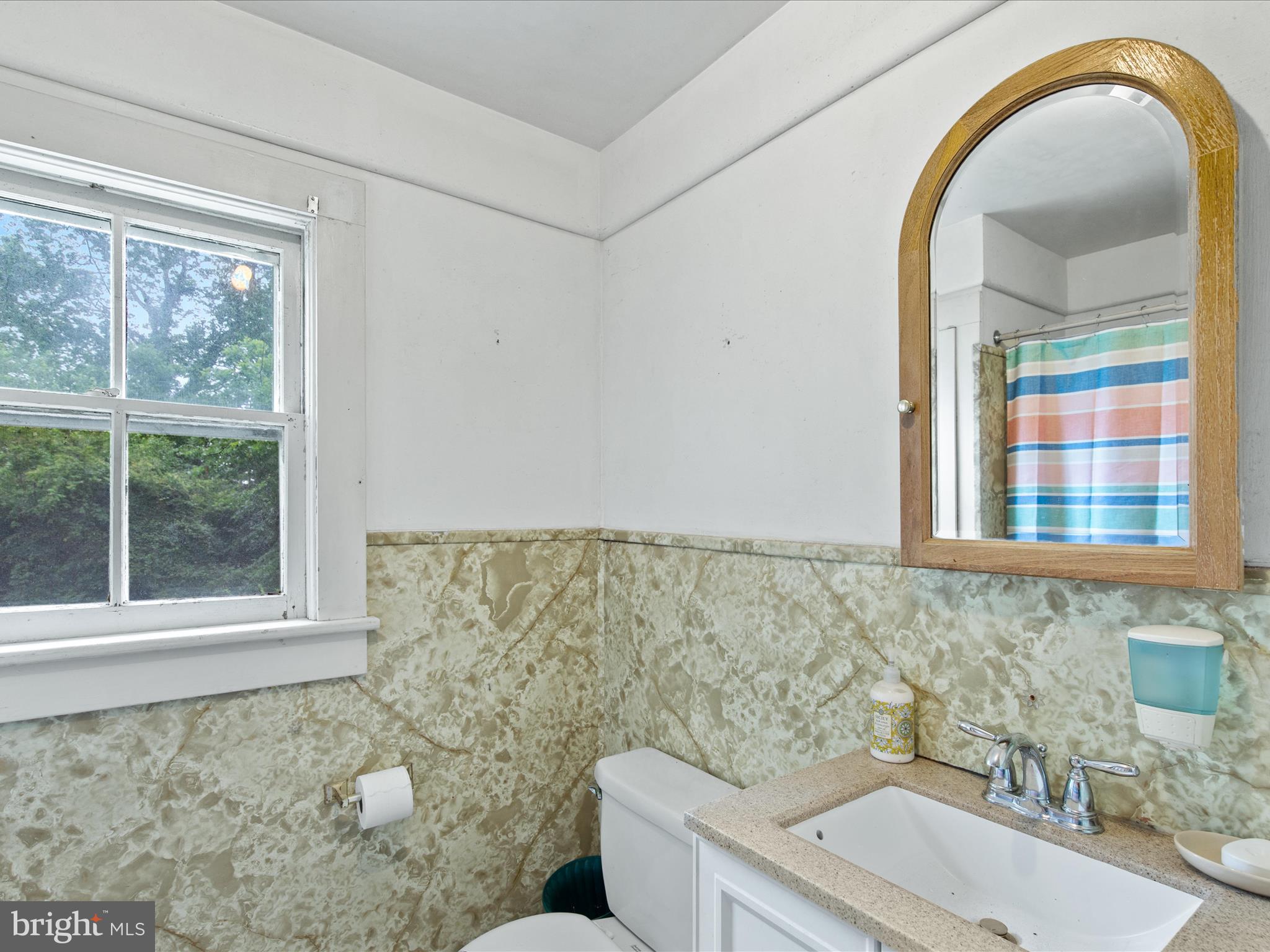 140 Delaware Avenue Laurel, DE 19956 - Photo 31 of 53 Upper Level Hall Bathroom