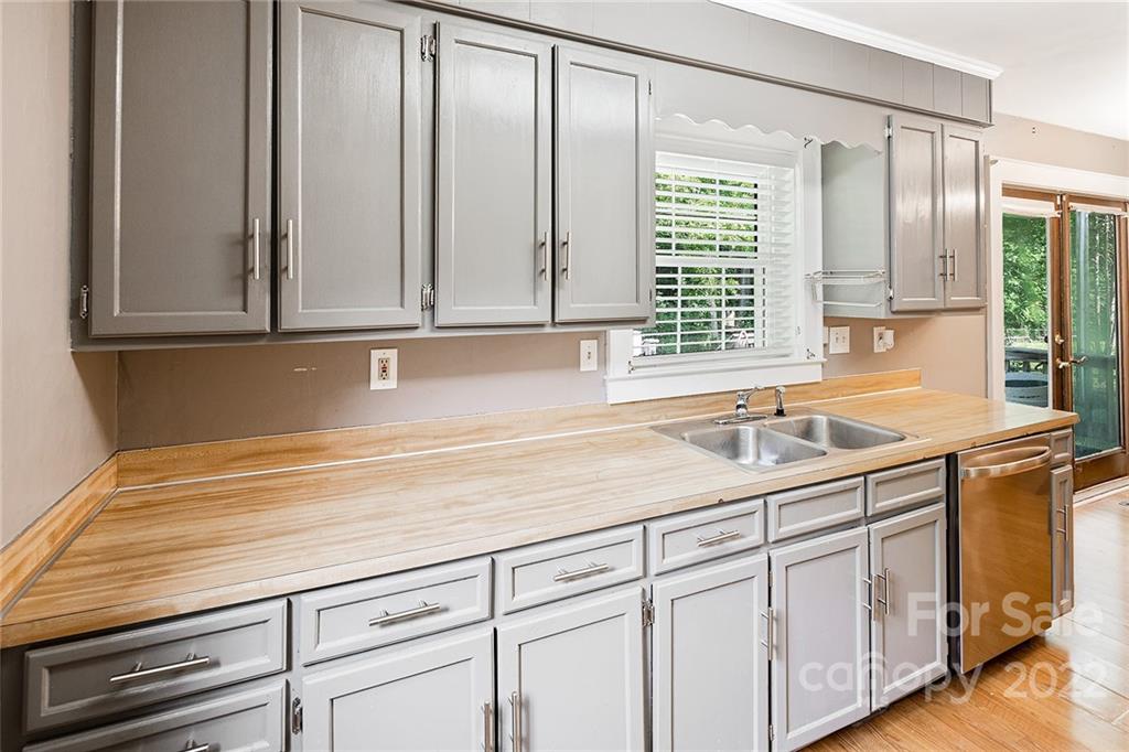 7301 Leesburg Road Charlotte, NC 28215 - Photo 13 of 31 Gallery Image 13