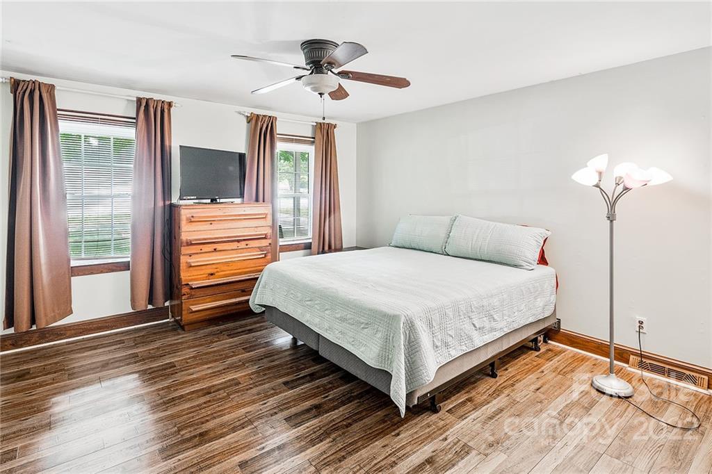 7301 Leesburg Road Charlotte, NC 28215 - Photo 17 of 31 Gallery Image 17