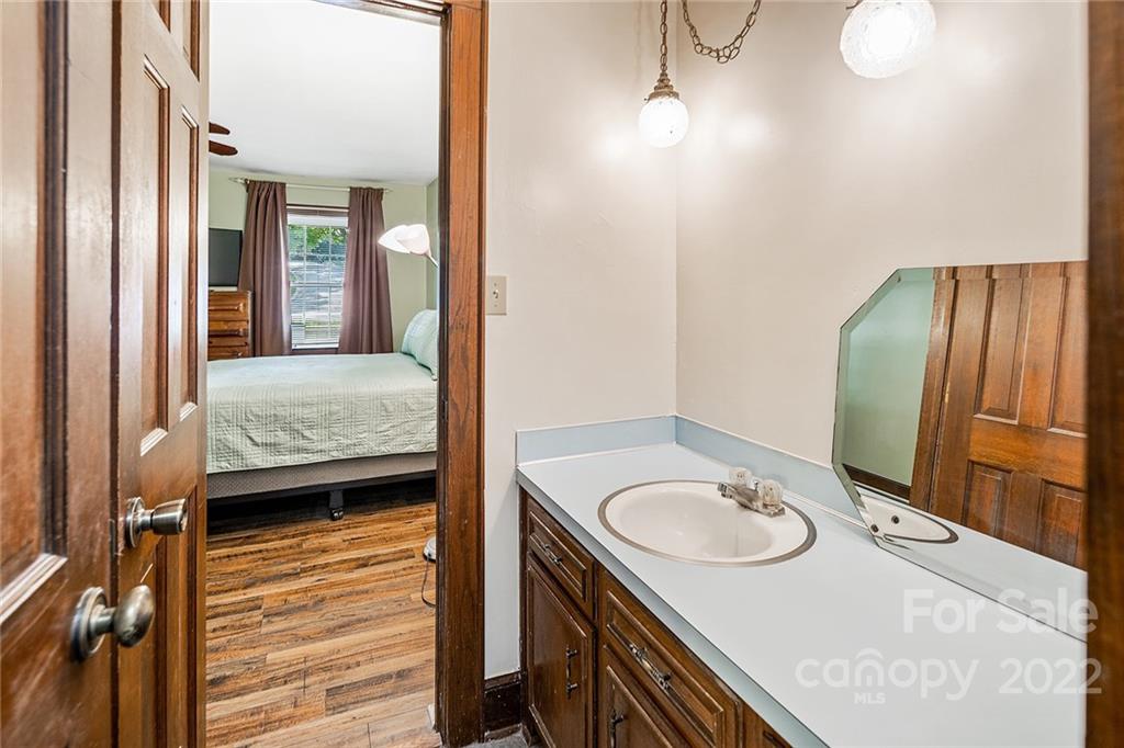 7301 Leesburg Road Charlotte, NC 28215 - Photo 19 of 31 Gallery Image 19