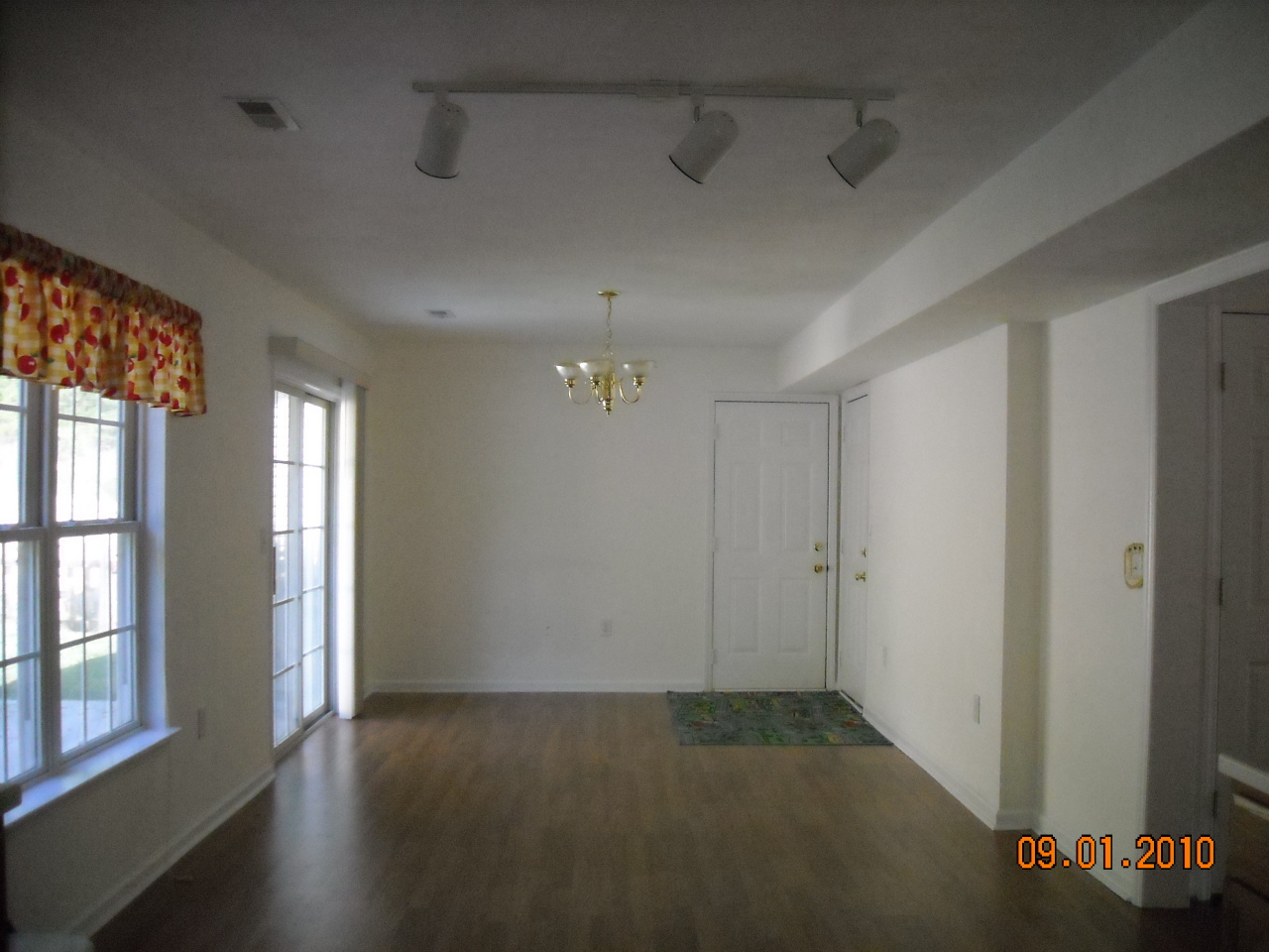 6659 Poage Valley Rd Extension Roanoke, VA 24018 - Photo 10 of 10 Living Room