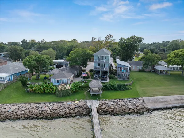 $3,500,000 | 3709 Bayshore Drive, Unit 112, Bacliff, TX 77518