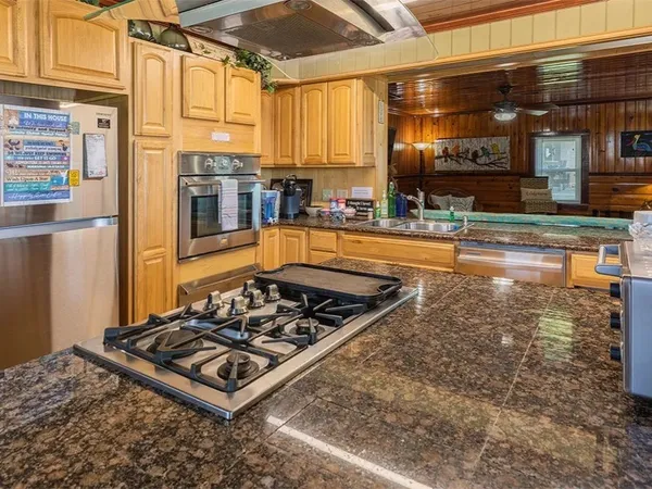 $3,500,000 | 3709 Bayshore Drive, Unit 112, Bacliff, TX 77518