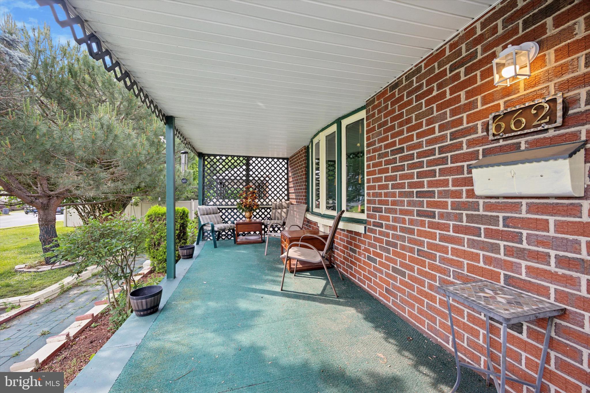 662 South Oak Avenue Secane, PA 19018 - Photo 2 of 39