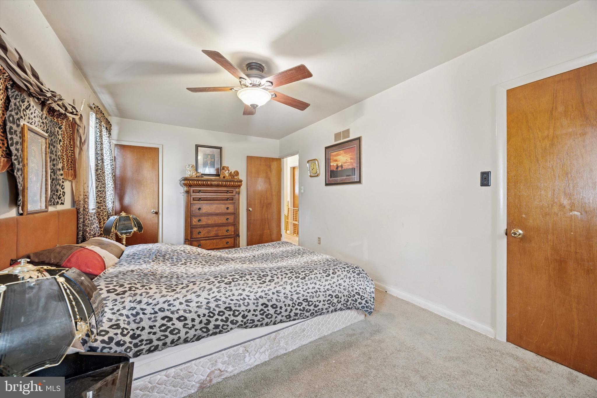 662 South Oak Avenue Secane, PA 19018 - Photo 22 of 39 a bedroom with a bed and wooden floor