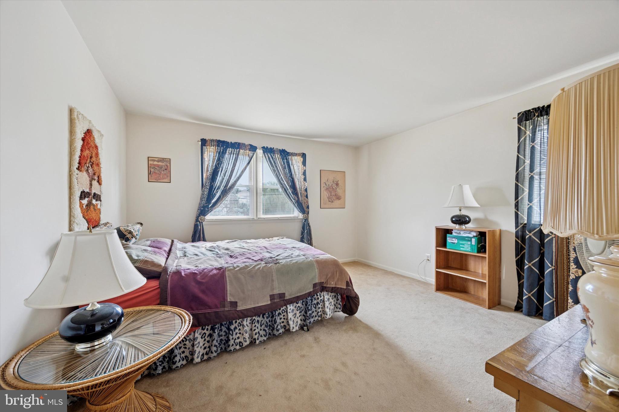 662 South Oak Avenue Secane, PA 19018 - Photo 23 of 39 a bedroom with a bed and a window