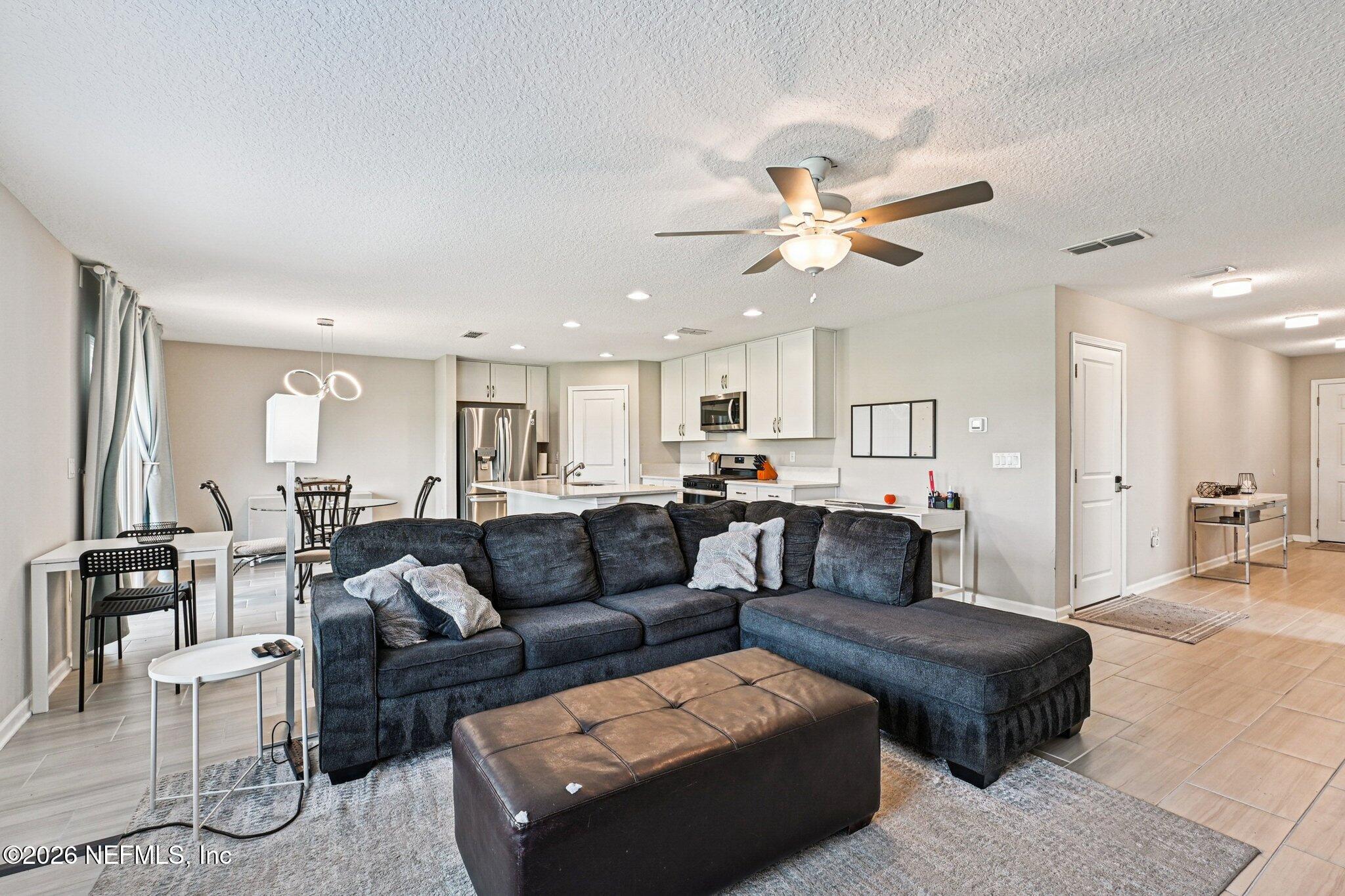 706 Meadow Ridge Drive St. Augustine, FL 32092 - Photo 17 of 67 Family room