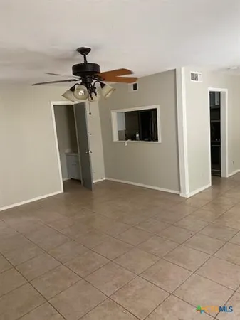 $1,600 | 6718 Silvermine Drive, Unit 302, Austin, TX 78736