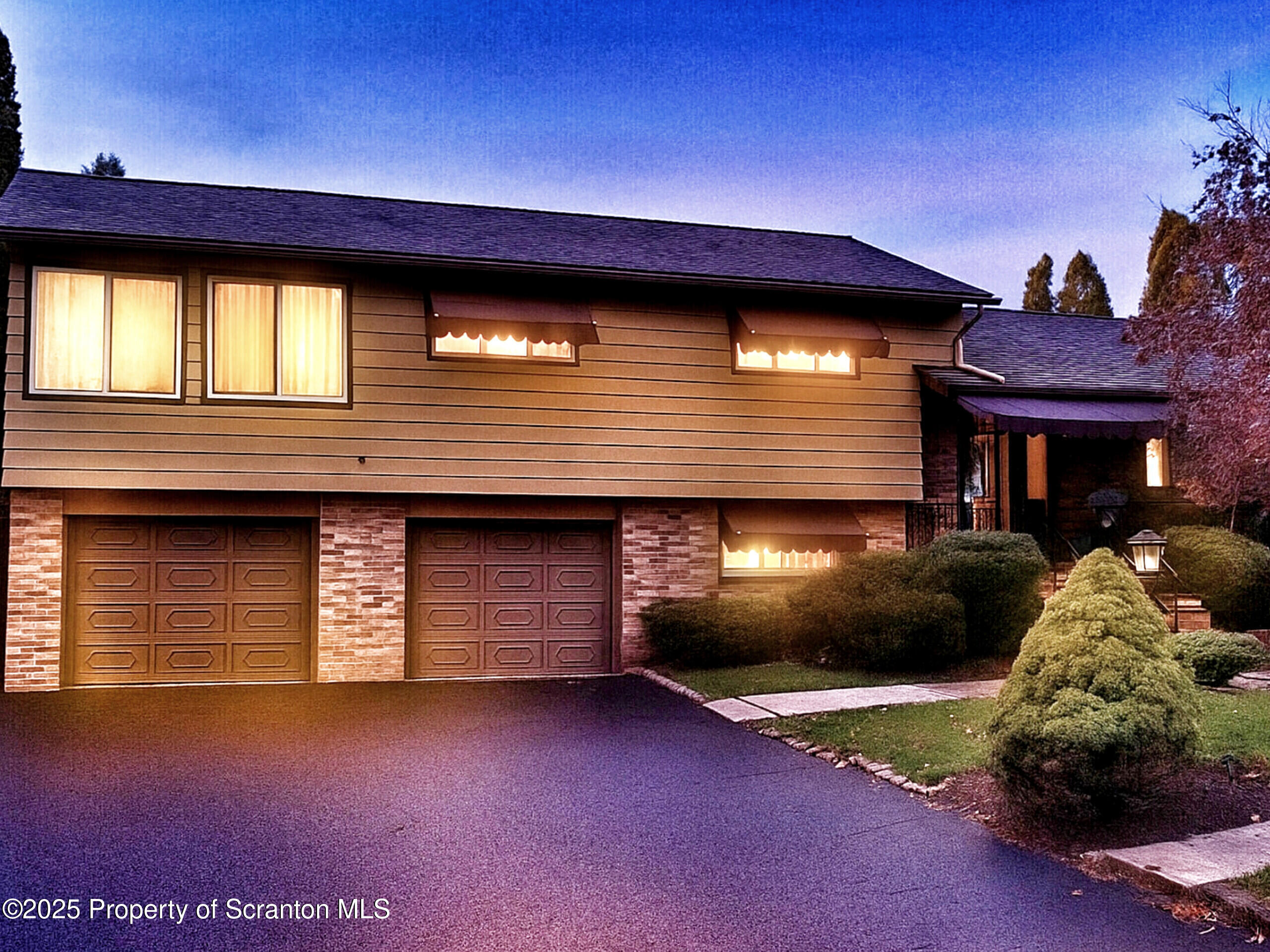 215 Lake Scranton Road Scranton, PA 18505 - Photo 2 of 31