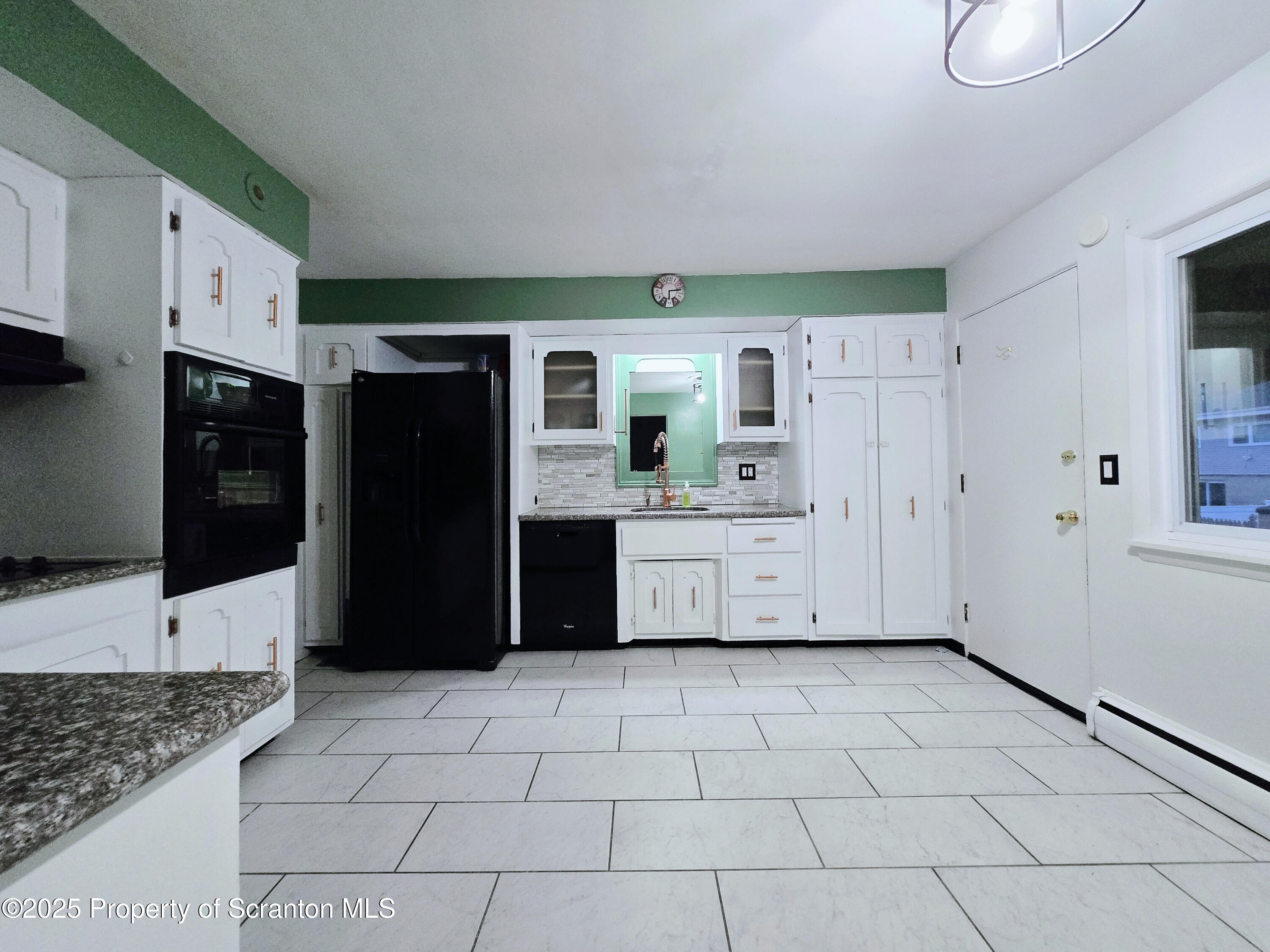 215 Lake Scranton Road Scranton, PA 18505 - Photo 3 of 25 1000008260