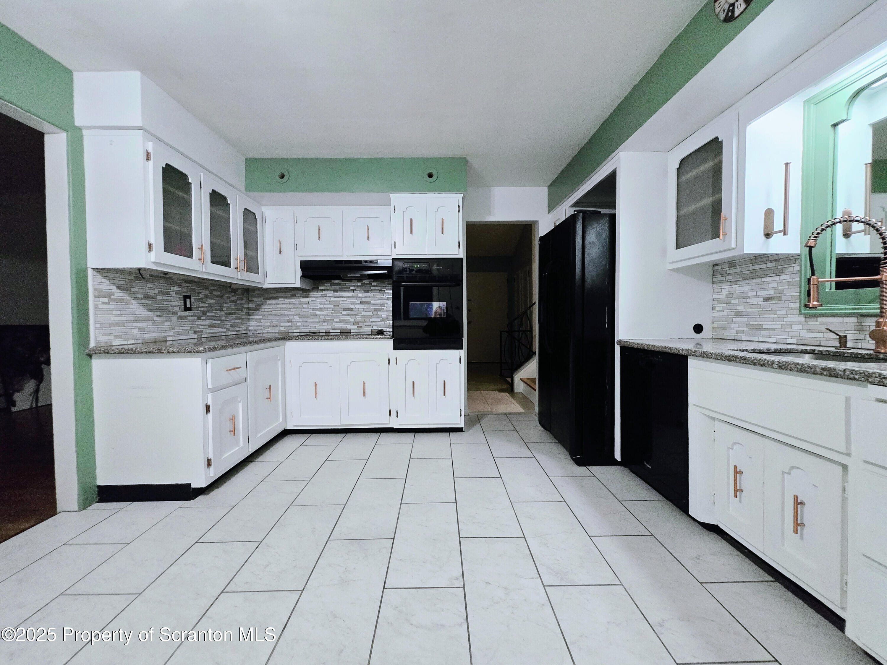 215 Lake Scranton Road Scranton, PA 18505 - Photo 8 of 31 1000008259