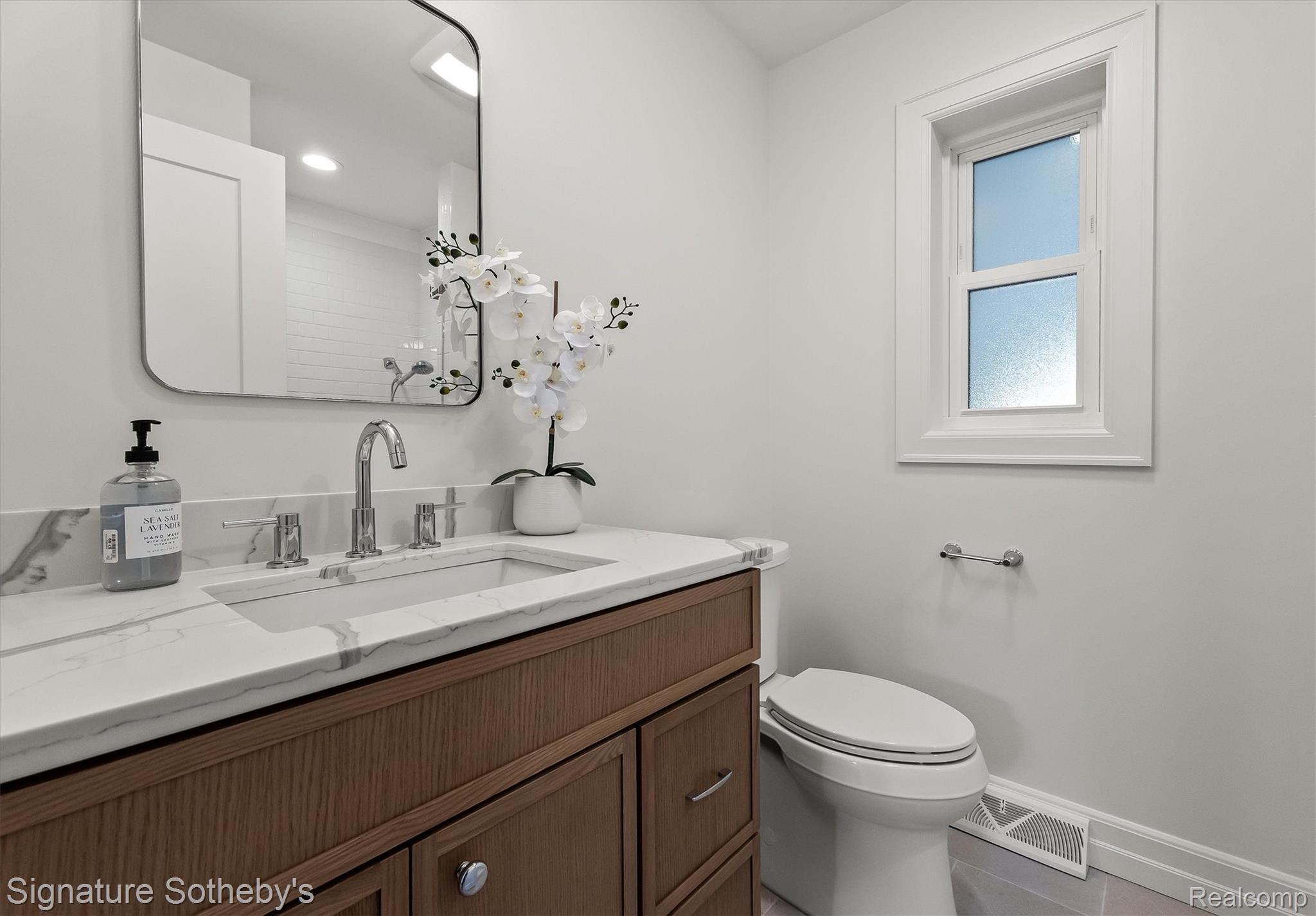 154 South Cranbrook Cross Road Bloomfield Hills, MI 48301 - Photo 14 of 23 21-S Cranbrook-8.jpg
