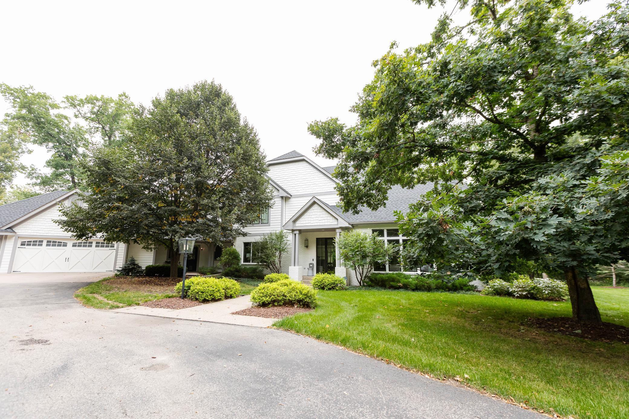 1096 Weatherhill Woods Lane Southwest Rochester, MN 55902 - Photo 4 of 79 Gallery Image 4