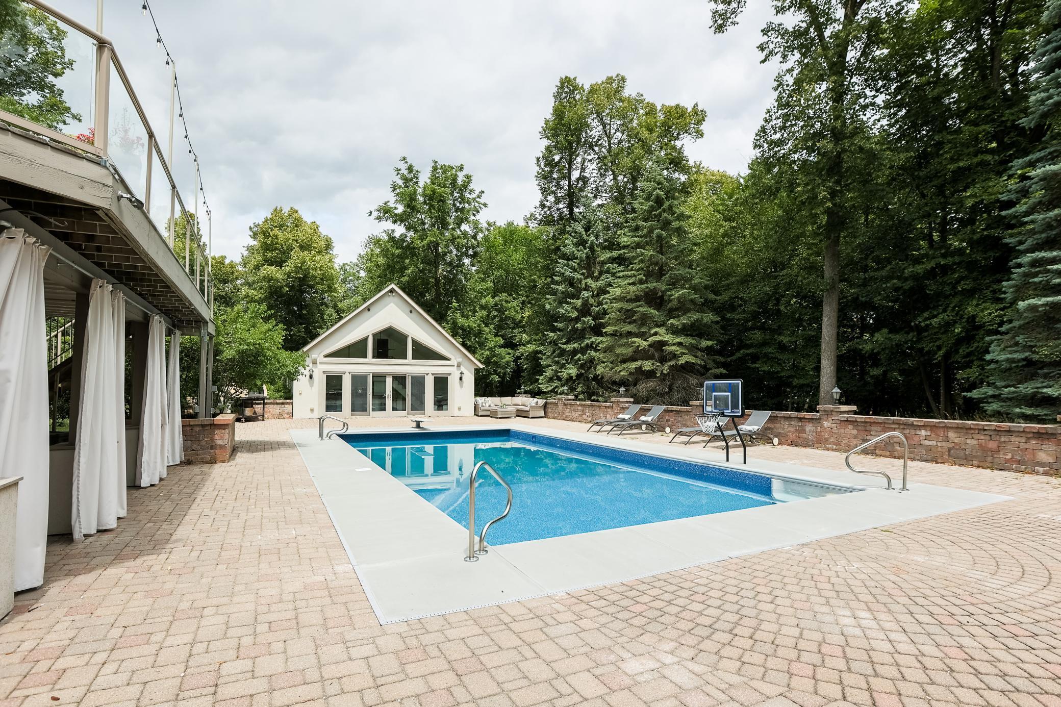 1096 Weatherhill Woods Lane Southwest Rochester, MN 55902 - Photo 63 of 79 Gallery Image 63