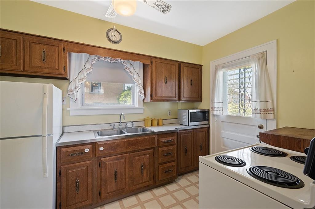 1332 Rutherford Avenue Pittsburgh, PA 15216 - Photo 4 of 25 Gallery Image 4