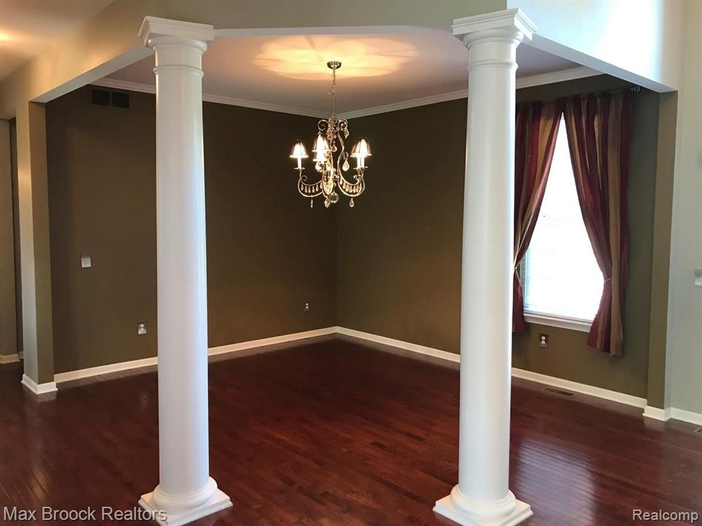 30389 Bradmore Road Warren, MI 48092 - Photo 5 of 22