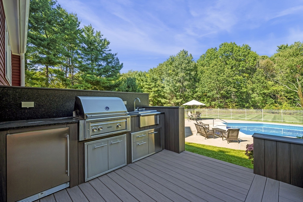 12 Haskell Road Andover, MA 01810 - Photo 5 of 39 Gallery Image 5