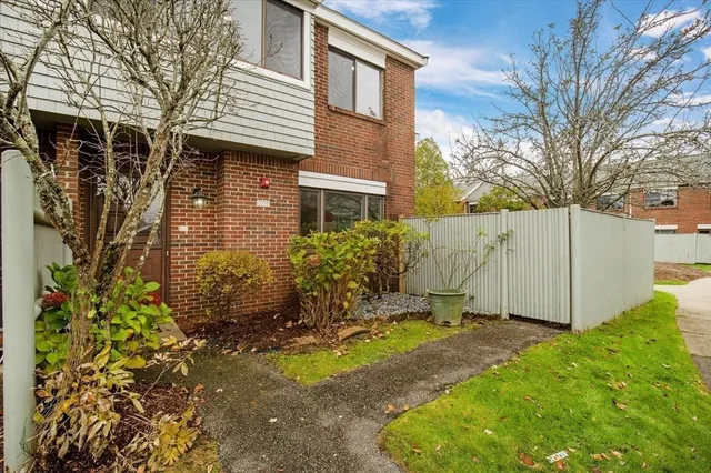 a view of a back yard of the house