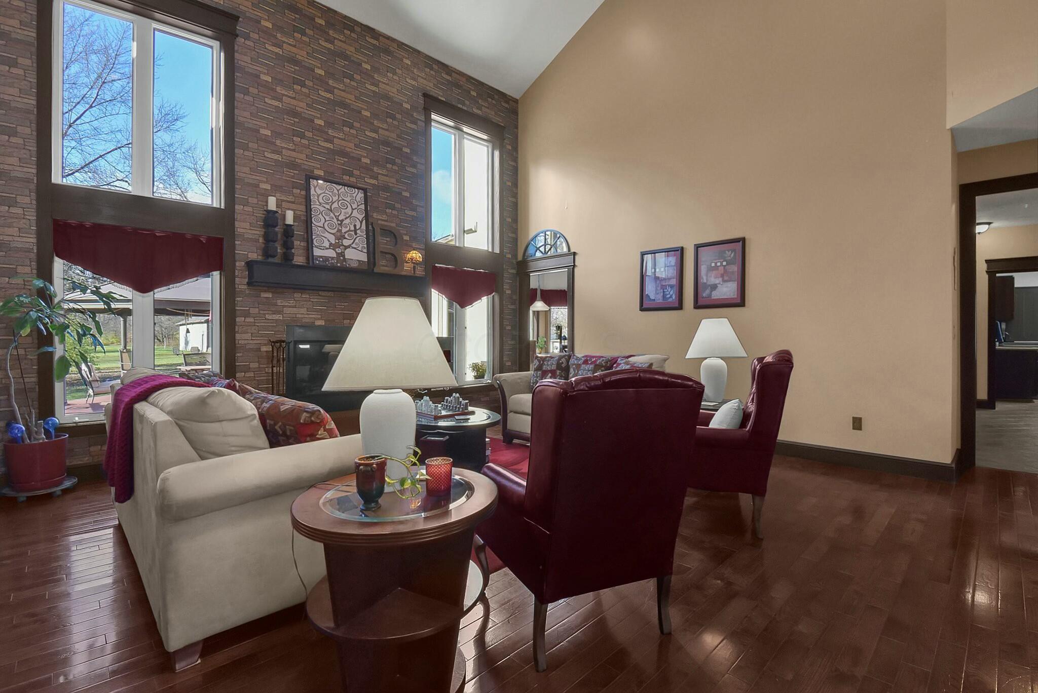 3533 Leap Road Hilliard, OH 43026 - Photo 12 of 59 Incredible Light