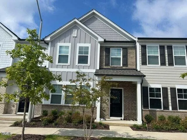 $1,745 | 421 Parker Sta Avenue, Fuquay-Varina, NC 27526