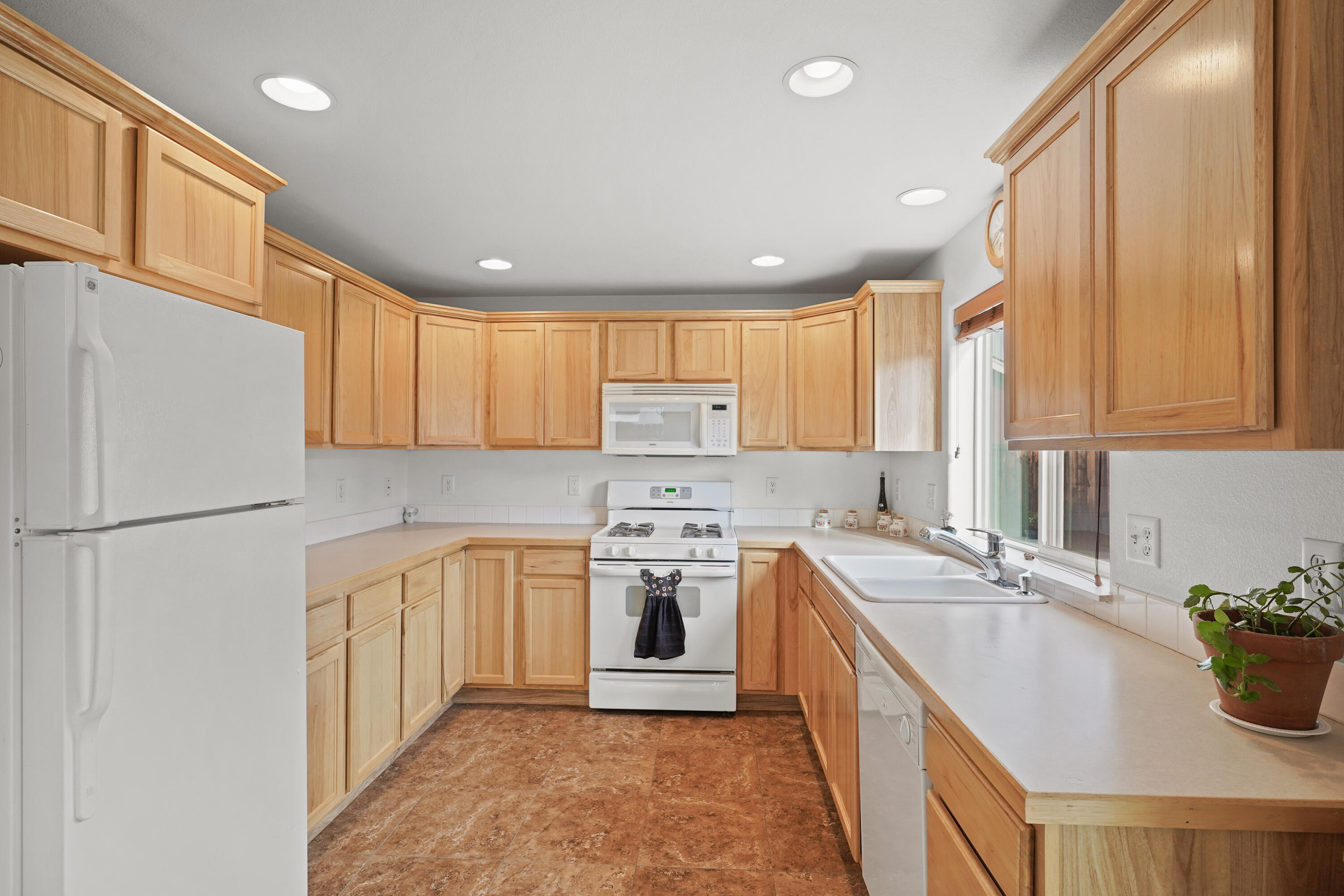 20565 Dylan Loop Bend, OR 97702 - Photo 23 of 30 DSC06040