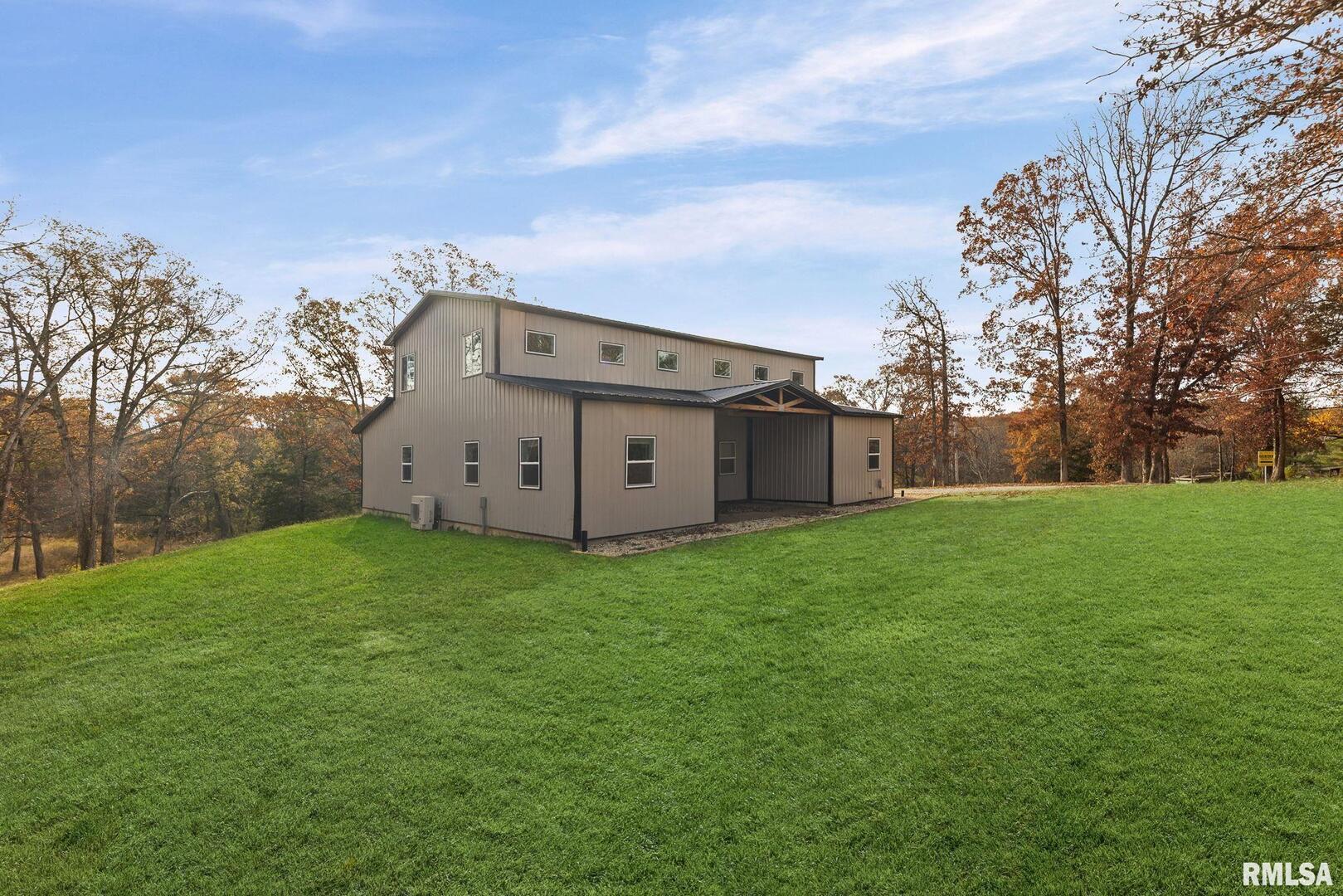 7984 Wilson Road Kinmundy, IL 62854 - Photo 4 of 36