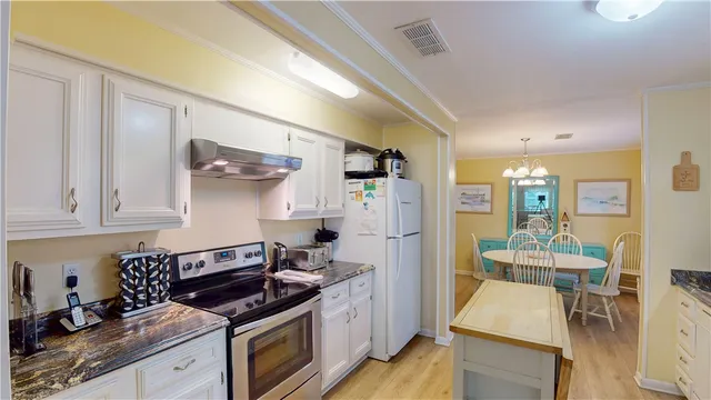 $1,075,000 | 913 Beachview Drive North, Jekyll Island, GA 31527