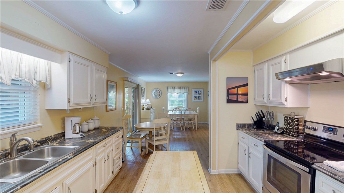 913 Beachview Drive North Jekyll Island, GA 31527 - Photo 16 of 43