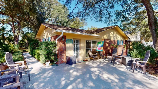 $1,075,000 | 913 Beachview Drive North, Jekyll Island, GA 31527