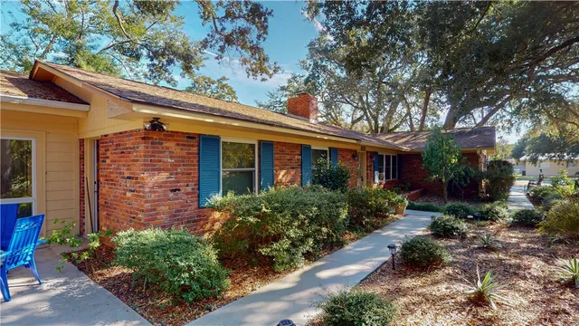 $1,075,000 | 913 Beachview Drive North, Jekyll Island, GA 31527