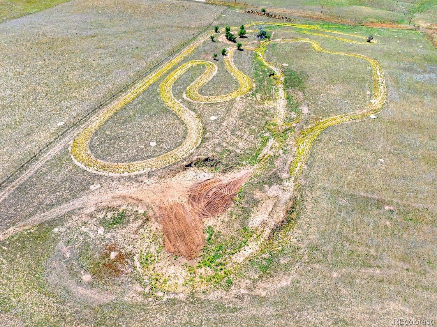 2733 Kiowa-Bennett Road Bennett, CO 80102 - Photo 9 of 50 Gallery Image 9