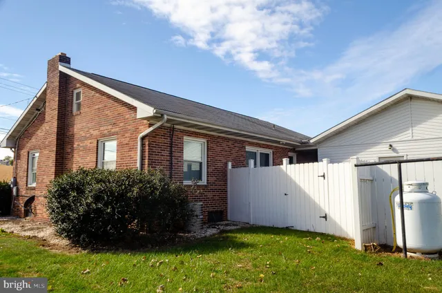 $305,000 | 1815 Windsor Road, Red Lion, PA 17356