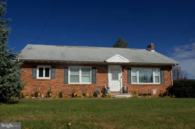 $305,000 | 1815 Windsor Road, Red Lion, PA 17356