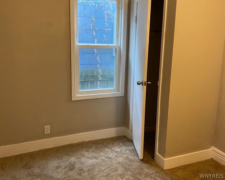 227 14th Street Buffalo, NY 14213 - Photo 20 of 34