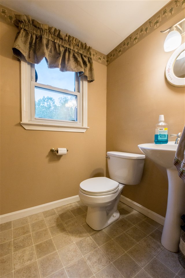 7 Pierce Road Raymond, NH 03077 - Photo 18 of 25