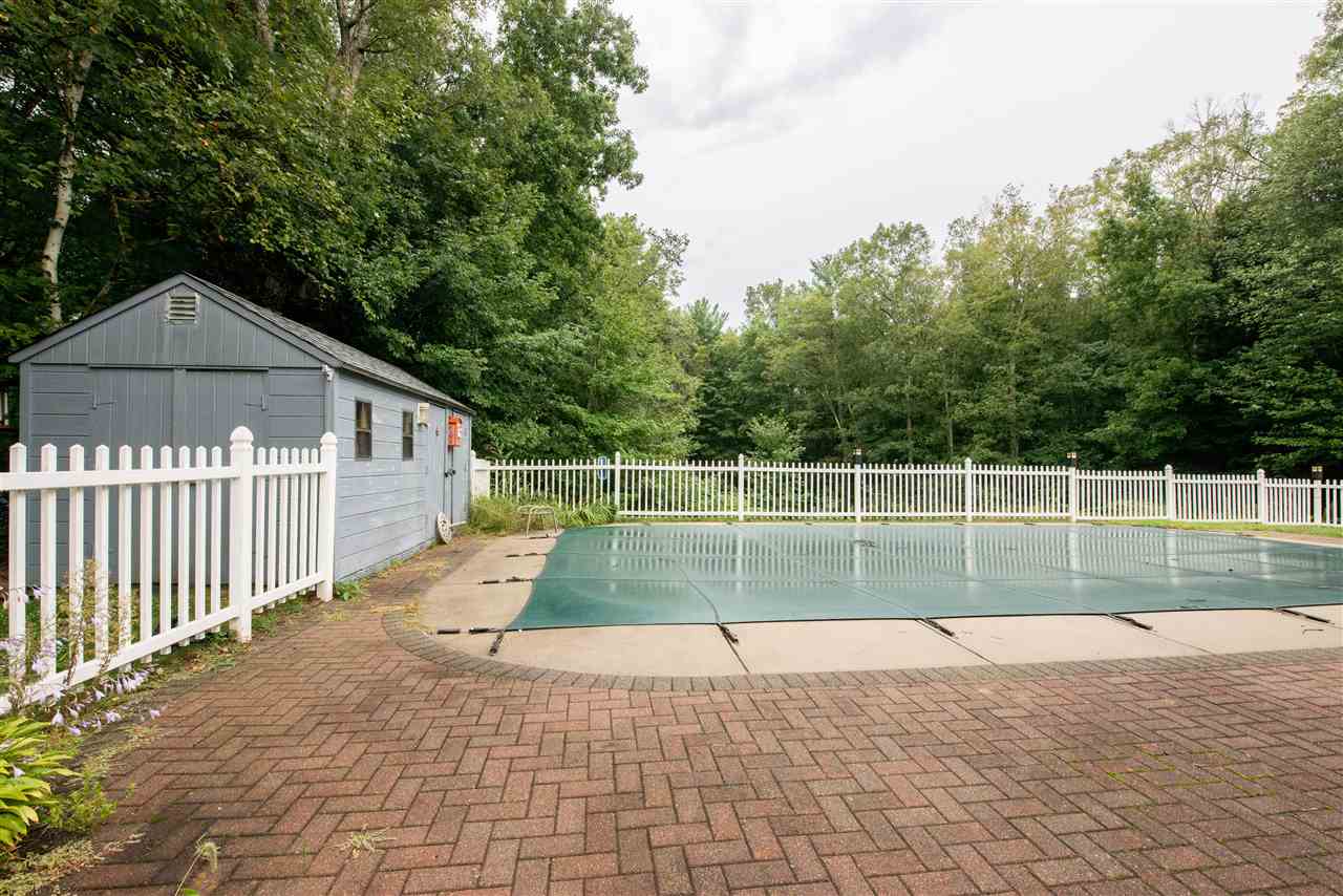 7 Pierce Road Raymond, NH 03077 - Photo 4 of 25