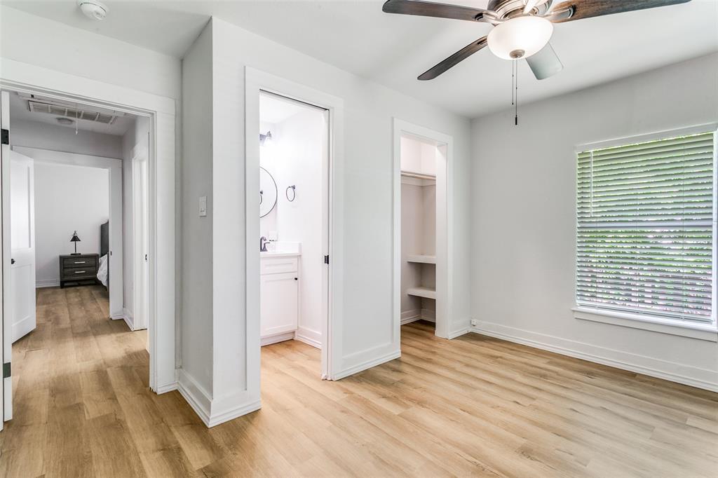 612 East Wall Street Grapevine, TX 76051 - Photo 22 of 33