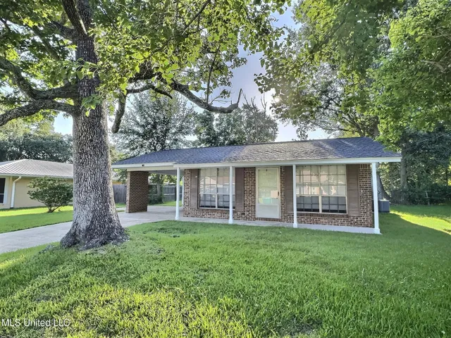 $1,295 | 123 Stennis Avenue, Ocean Springs, MS 39564