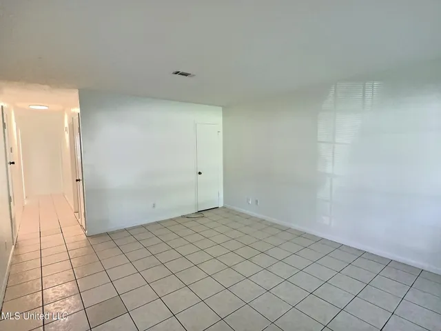 $1,295 | 123 Stennis Avenue, Ocean Springs, MS 39564