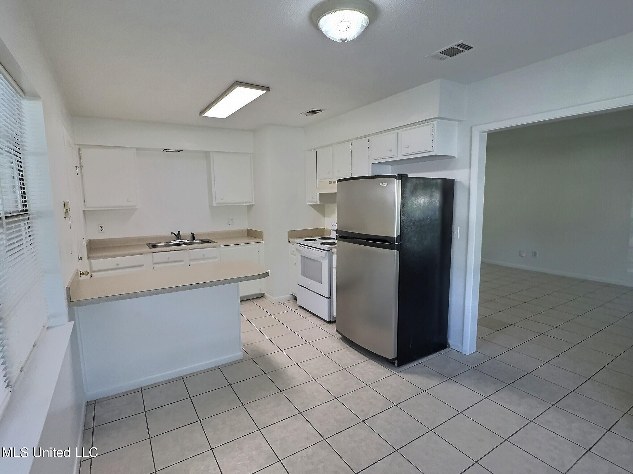 123 Stennis Avenue Ocean Springs, MS 39564 - Photo 8 of 20 exposio_132797757