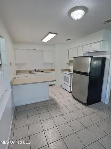 $1,295 | 123 Stennis Avenue, Ocean Springs, MS 39564