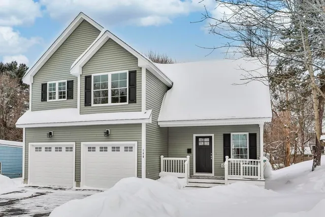 $599,900 | 140 Maynard Avenue, Manchester, NH 03103