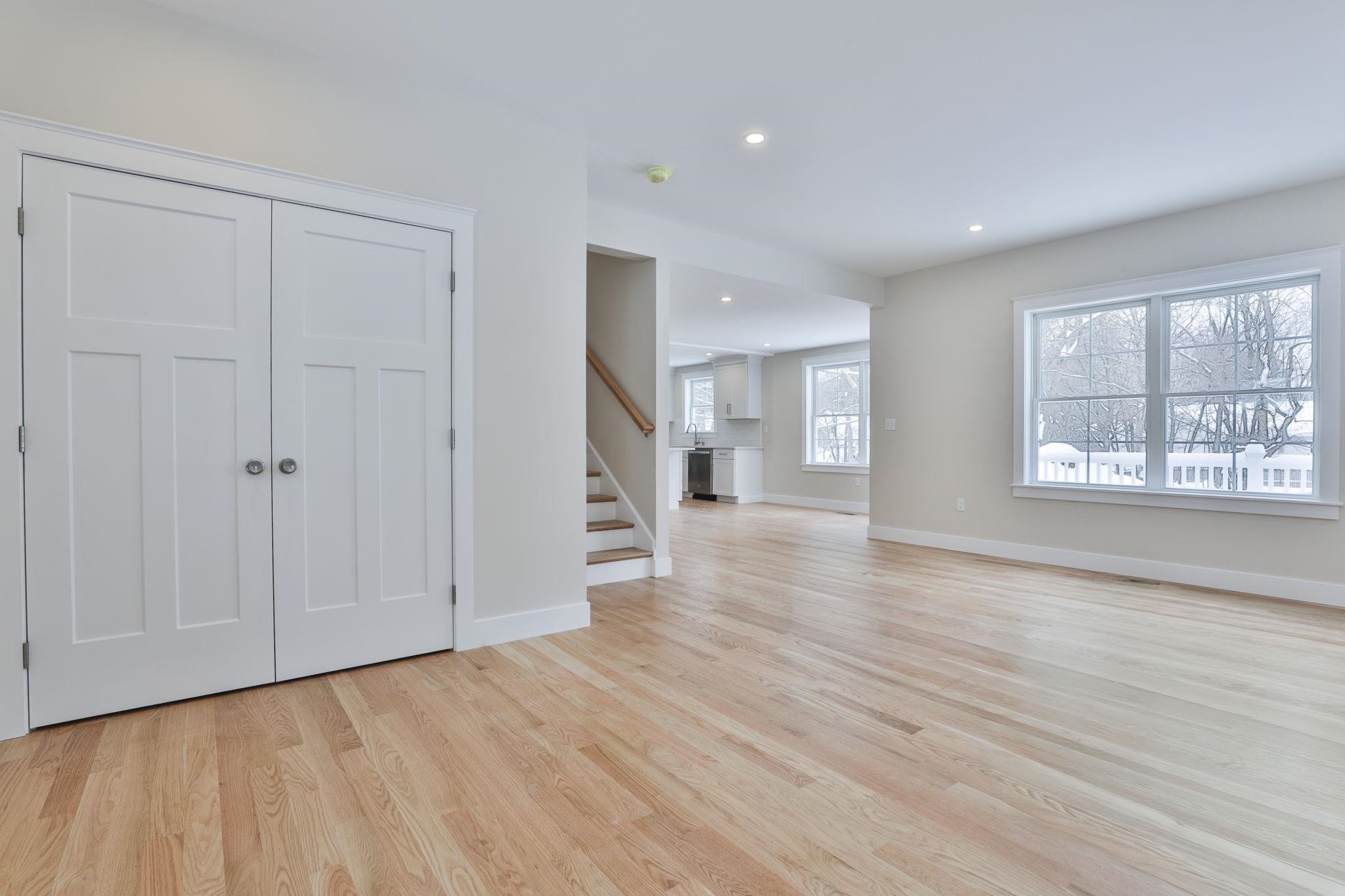 140 Maynard Avenue Manchester, NH 03103 - Photo 11 of 39