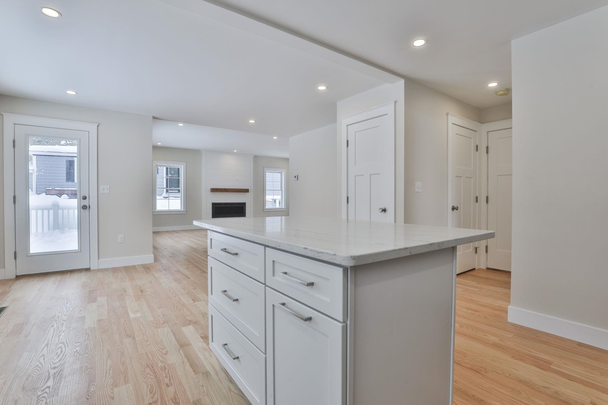 140 Maynard Avenue Manchester, NH 03103 - Photo 17 of 39