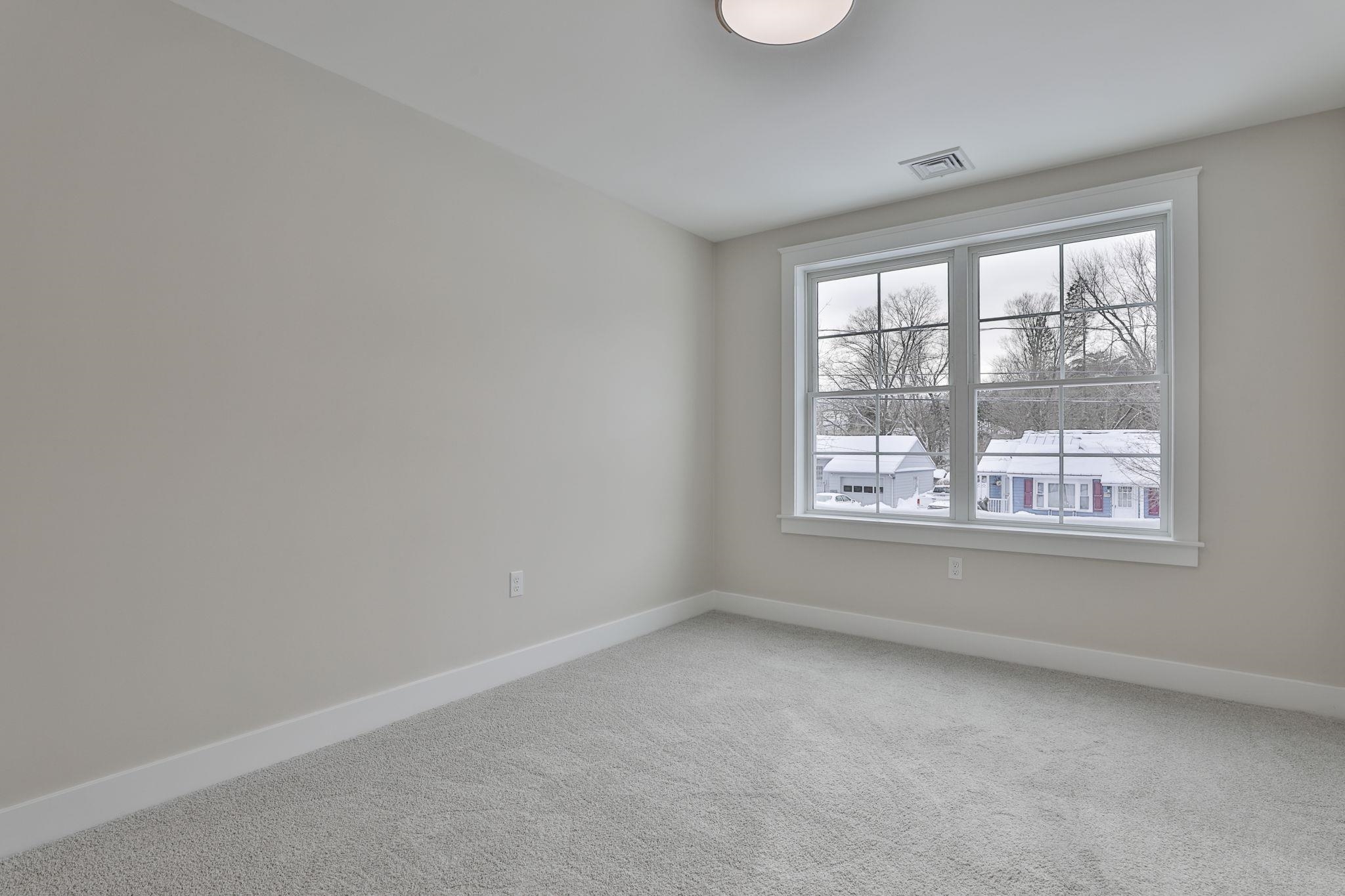 140 Maynard Avenue Manchester, NH 03103 - Photo 23 of 39