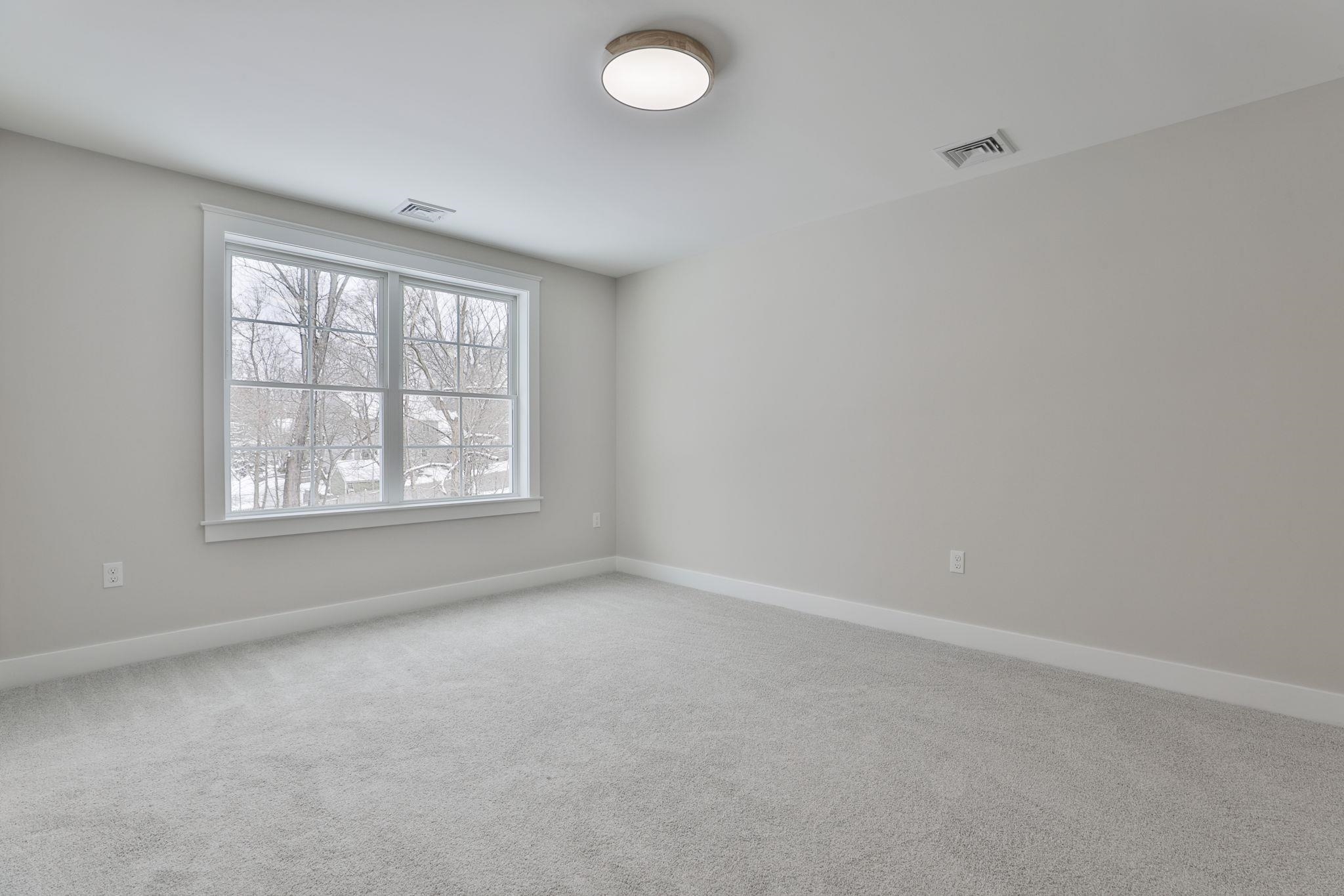 140 Maynard Avenue Manchester, NH 03103 - Photo 29 of 39