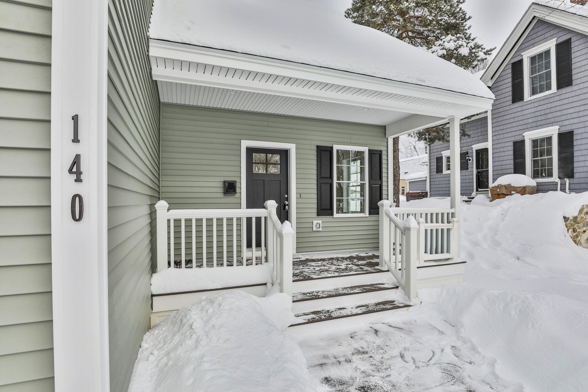 140 Maynard Avenue Manchester, NH 03103 - Photo 4 of 39