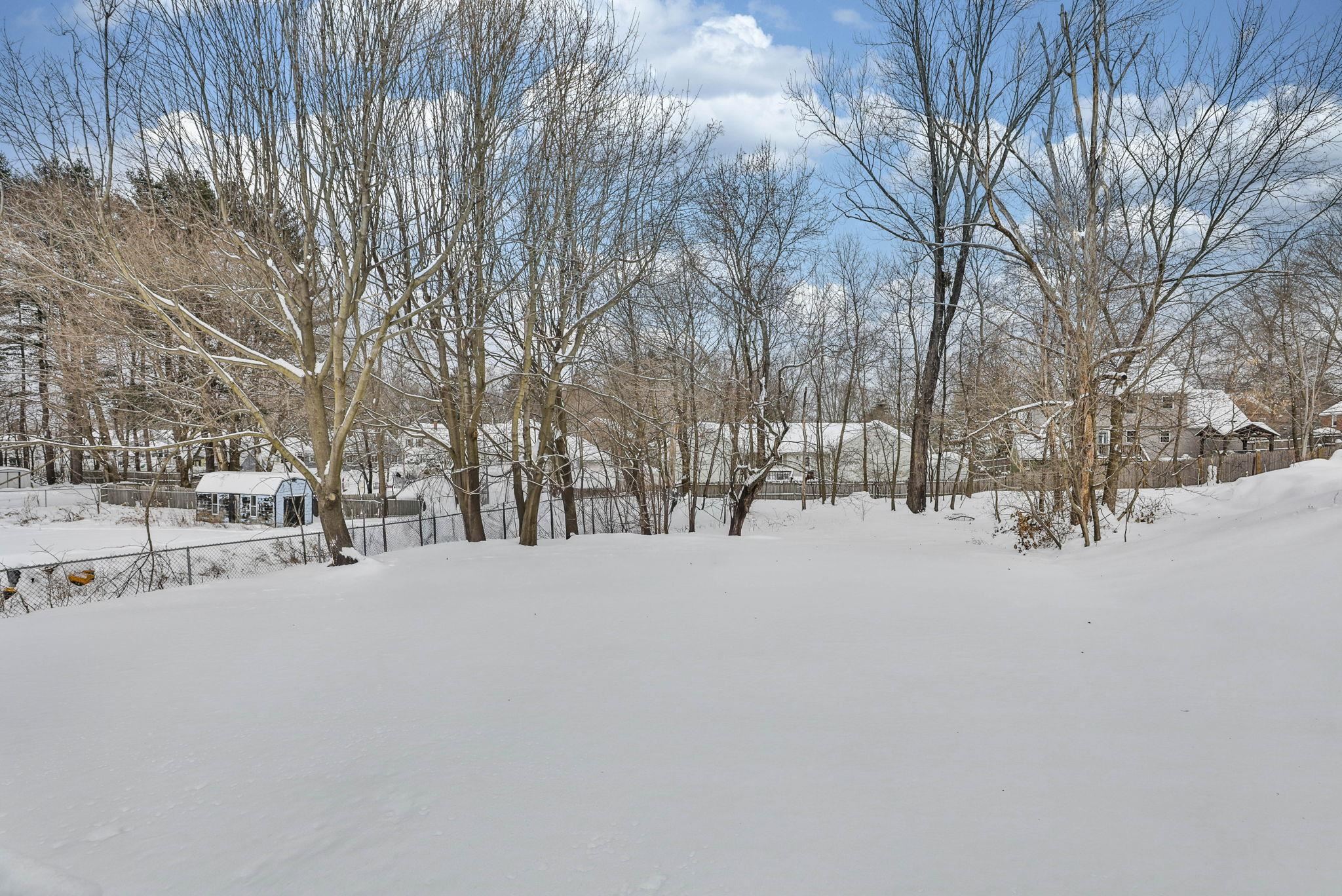 140 Maynard Avenue Manchester, NH 03103 - Photo 5 of 39